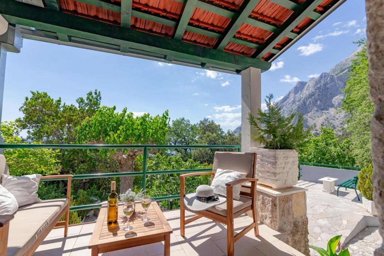 Stone House Nikolina With Heated Pool Villa Bast Exterior photo