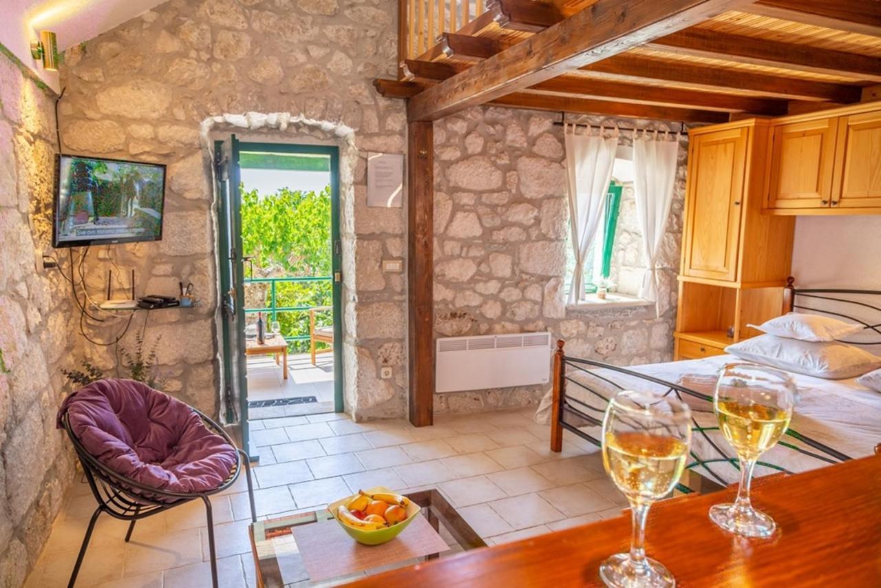 Stone House Nikolina With Heated Pool Villa Bast Exterior photo