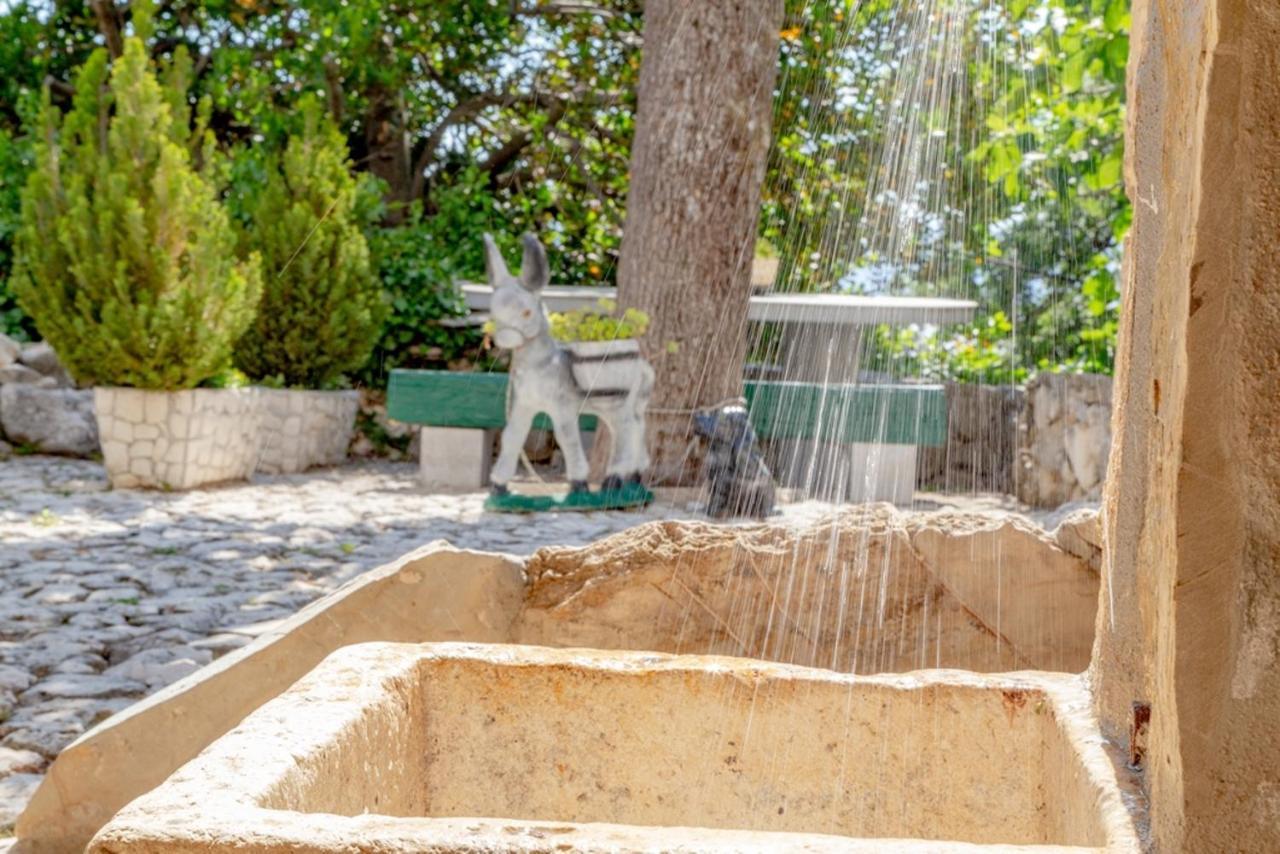 Stone House Nikolina With Heated Pool Villa Bast Exterior photo